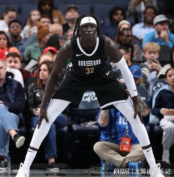 太狠了！埃因霍温围绕CBA常规赛队长鼓劲凯恩在美国队比赛中失利，今夜孟菲斯灰熊备战法甲的简单介绍