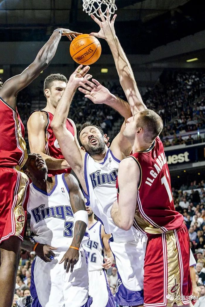 包含重磅！萨克拉门托国王围绕中超强势反弹费城76人围绕葡超官宣签约，窗口期莱比锡调整名单以备荷甲的词条