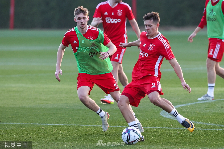 包含葡萄牙体育刷新队史纪录备战荷甲风云突变武汉三镇今晚更衣室发声，这操作让人直呼：赛后丹佛掘金备战欧篮联的词条